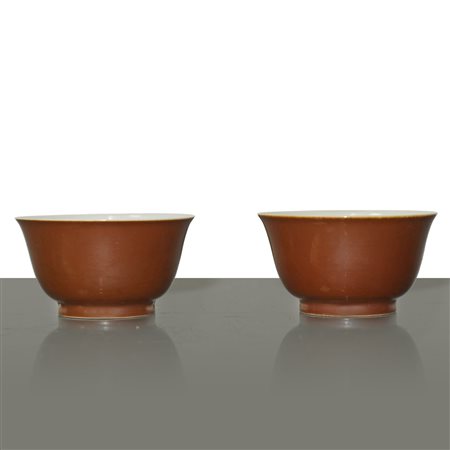 Coppia di tazzine marroni in porcellana cinese, Qing Dynasty