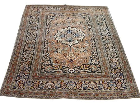 I tappeti della manifattura del maestro “Hadji Jalili” si contraddistinguono...