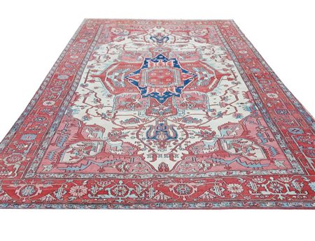 L’ornamentazione di questo tappeto Serapy è caratterizzata da motivi floreali...