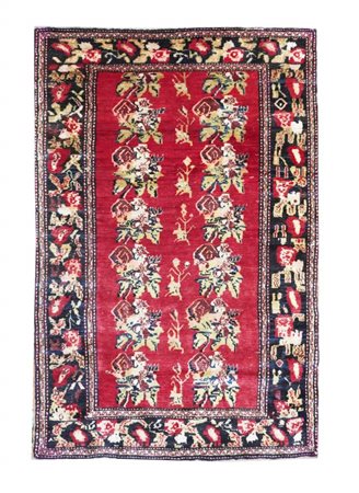 Ornamentazioni floreali, altamente stilizzati e geometrizzati, decorano sia...