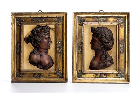   Coppia di profili femminili in marmo - Roma, XVIII secolo