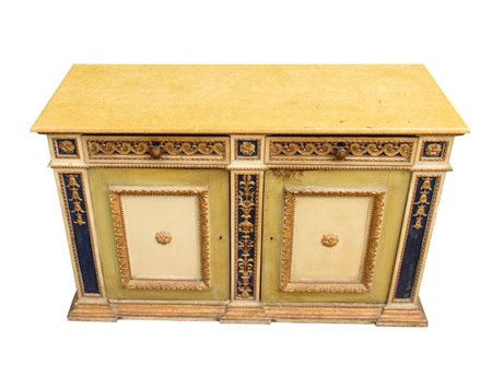   Credenza in stile neoclassico laccata e dorata - Italia centrale, inizio XX secolo