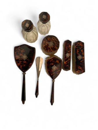   Servizio da toilette italiano in argento e tartaruga - Inizio XX secolo