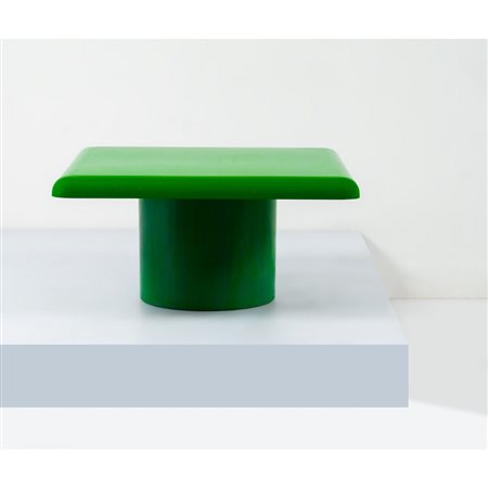 VICO MAGISTRETTI, Tavolo basso modello “Stadio 80 Ara”