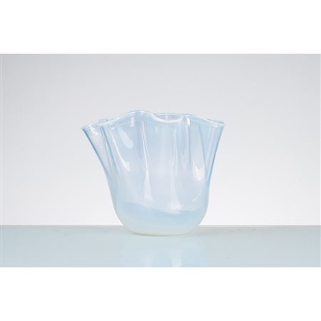 MAESTRI MURANESI, Vaso modello “Fazzoletto” in vetro