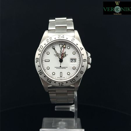 Rolex 

  Explorer II 
 

  16570