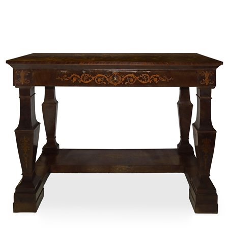 Consolle con intarsi floreali in legni chiari