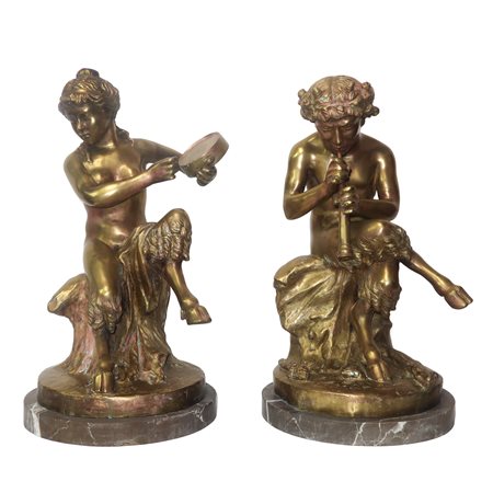 Vincenzo Cinque (Napoli 1852 - Napoli 1929)  - Fauni suonatori, coppia sculture in ottone patinato oro con base in marmo