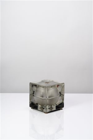 Alessandro Mendini (Milano 1931 - Milano 2019)  - Lampada da tavolo modello 'Cubosfera', 1968