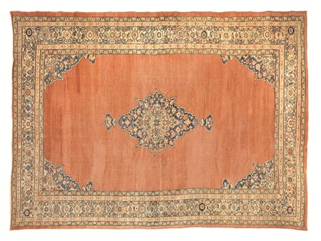 TAPPETO MAHAL PERSIANO, SECOLO XIX fondo rosa salmone con piccolo medaglione...