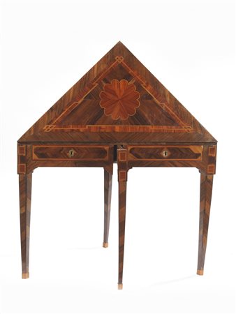 TAVOLINO DA GIOCO, GENOVA, SECONDA MET&Agrave; DEL SECOLO XVIII impiallaciato...