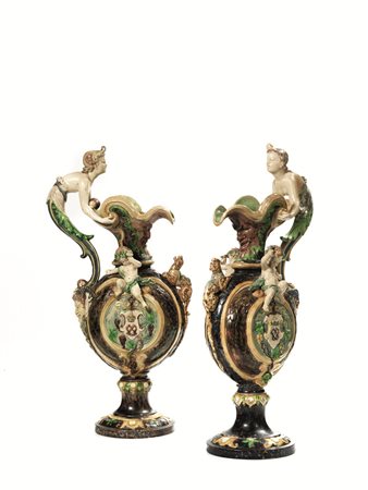 COPPIA DI VASI A VERSATOIO CON STEMMA DEMIDOFF, PARIGI, ULTIMO QUARTO DEL...