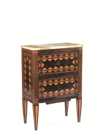 CASSETTONCINO, PIEMONTE, FINE SECOLO XVIII in noce intarsiato con legni vari...