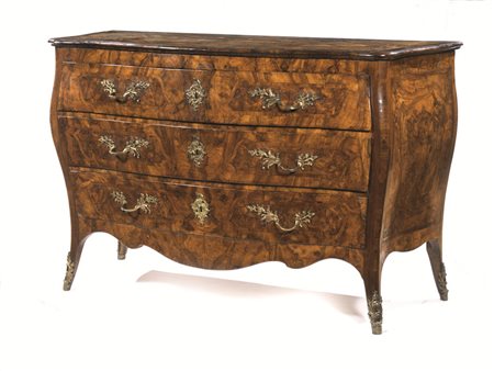 CASSETTONE, LOMBARDIA, SECOLO XVIII in noce e radica di noce, fronte e...