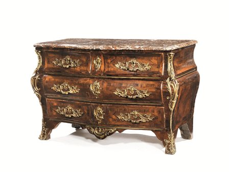 CASSETTONE, FRANCIA, MET&agrave; SECOLO XVIII interamente impiallacciato in...