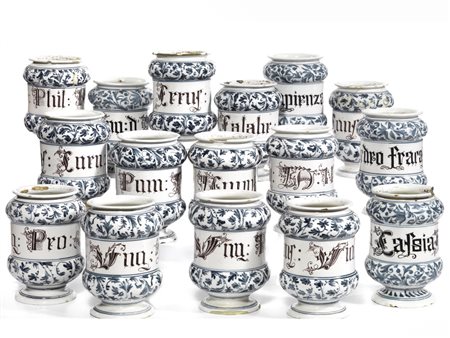 ASSORTIMENTO DI ALBARELLI DA FARMACIA, MANIFATTURA DELL&rsquo; ITALIA...