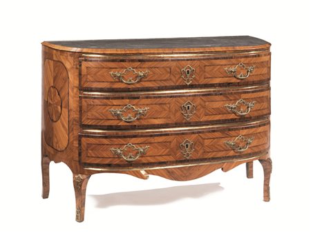 CASSETTONE A MEZZA LUNA, SICILIA, MET&Agrave; SECOLO XVIII in noce e...