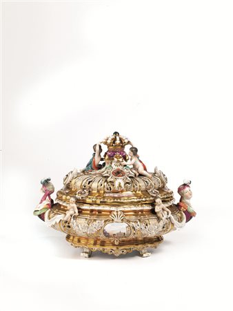 ZUPPIERA, MANIFATTURA DI MEISSEN, FINE SECOLO XIX di forma ovale in...