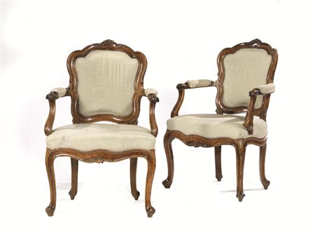 COPPIA DI POLTRONE, VENEZIA, MET&Agrave; DEL SECOLO XVIII in noce e radica di...