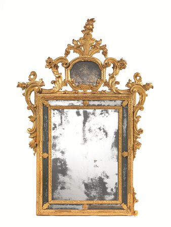 SPECCHIERA, VENEZIA, MET&Agrave; SECOLO XVIII in legno intagliato e dorato a...