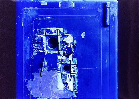 CATTELAN MAURIZIO Padova 1960 "Cassaforte svaligiata - 76.400.000"