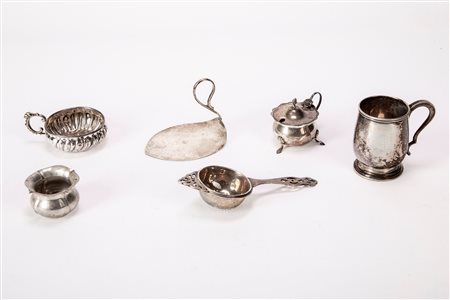 Lotto di sei oggetti