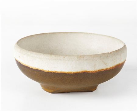 Carlo Zauli (Faenza, 18/08/1926 - Faenza, 14/01/2002) 
"Senza titolo" 
Ciotola in ceramica bianca Cm Ø11x4,5