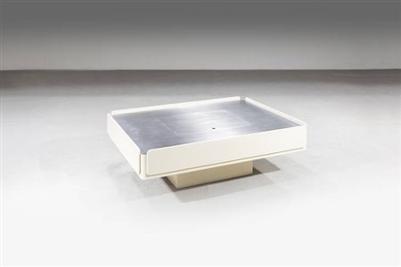 VICO MAGISTRETTI<BR>Tavolino mod. Caori