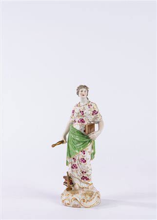Figura in porcellana policroma raffigurante Clio. Manifattura di Meissen, secolo XIX.