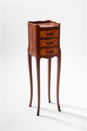 Comodino in miniatura in stile settecentesco lastronato e intarsiato