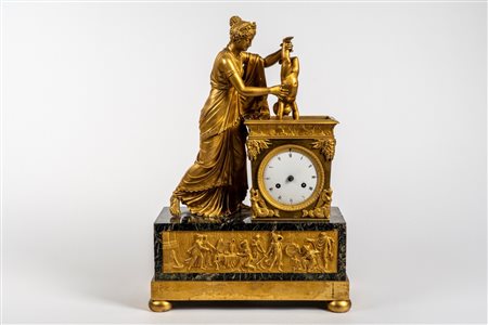 Pendola da tavolo in bronzo dorato raffigurante il mito di Achille, primo quarto secolo XIX