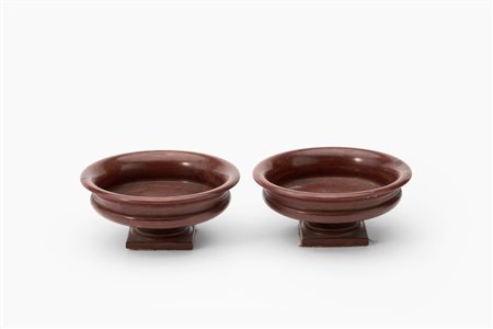 Coppia di tazze in marmo rosso. Roma, secolo XIX