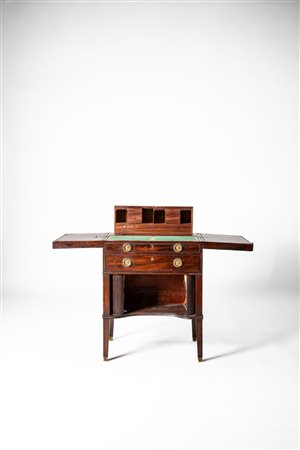 Scrittoio da carrozza lastronato. Secolo XIX 