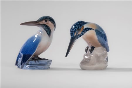 Due martin pescatore su roccia in porcellana policroma. Bing & Grøndahl, Danimarca, secolo XX