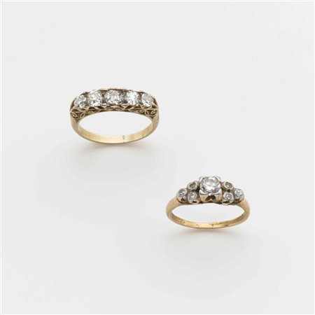 Lotto composto da due anelli in oro giallo con diamanti taglio antico e a...