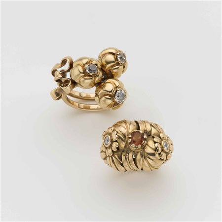 Lotto composto da due anelli in oro giallo con diamanti g. 28,90 Misure 14/54...