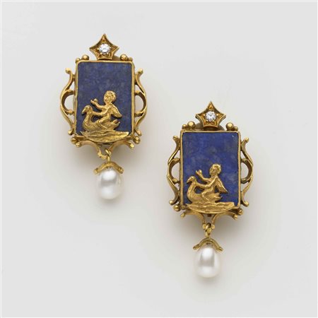 Orecchini in oro giallo, con lapislazzuli, perle e due diamanti, g. 15,10...