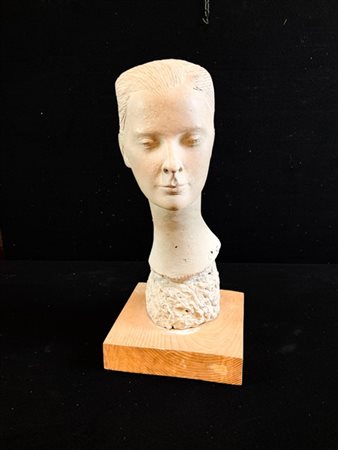 Emilio Greco "Pamela Hodin" 
scultura in creta, pezzo unico
h cm 45
Firmata sul
