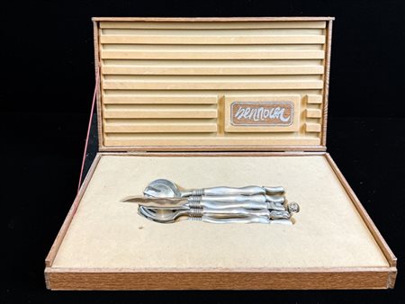 Miguel Berrocal "Posateria veronese" 
cinque posate da portata in metallo e un a