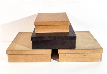 Ingo knuth Lotto composto da quattro diverse scatole parallelepipede con coperch