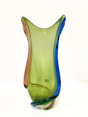 Manifattura di Murano Grande vaso in vetro sommerso verde blu e ametista chiaro.