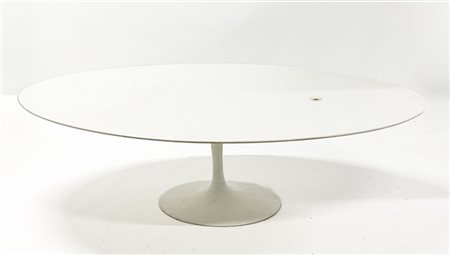 Eero Saarinen Tavolino modello "Tulip". Produzione Knoll International, USA, dis