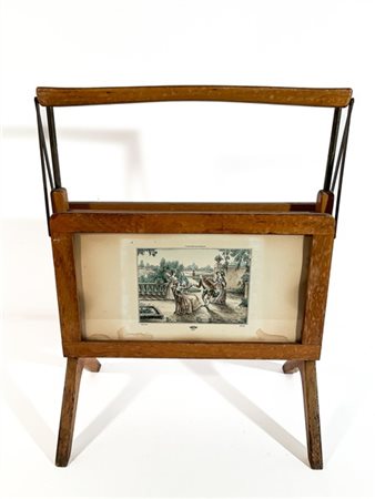 Portariviste pieghevole in legno, pannelli laterali decorati da due stampe con