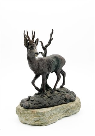 Corrado Gambotti "Cervo" 
scultura in bronzo su base in pietra (cm 22x17x12) 
fi