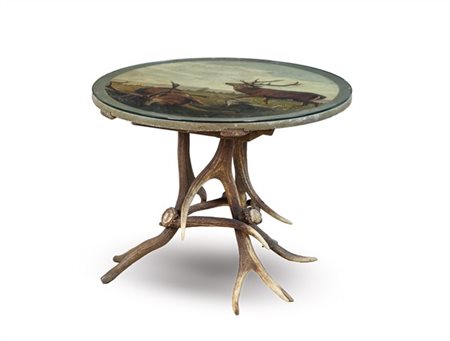 Tavolino da salotto con piano circolare dipinto in policromia a paesaggio con c