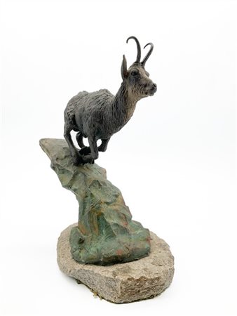 Corrado Gambotti "Camoscio" 1991
scultura in bronzo su base in pietra (cm 25x20x