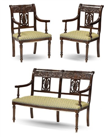 Fornitura da salotto in mogano composta da un divano a due posti (L cm 127) e c