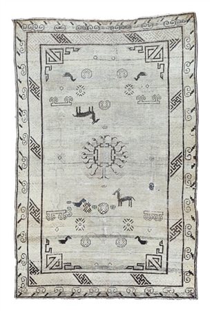 Tappeto Samarcanda, Turkestan orientale, fine secolo XIX. Decoro con medaglione