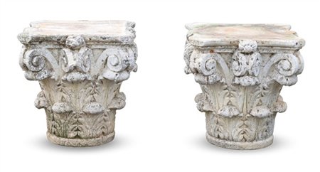 Coppia di capitelli corinzi in calcestruzzo verniciato (cm 48x50x48 ca.) (difet