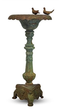 Fioriera in ghisa verniciata con fusto a balaustro su base tripode e vasca circ